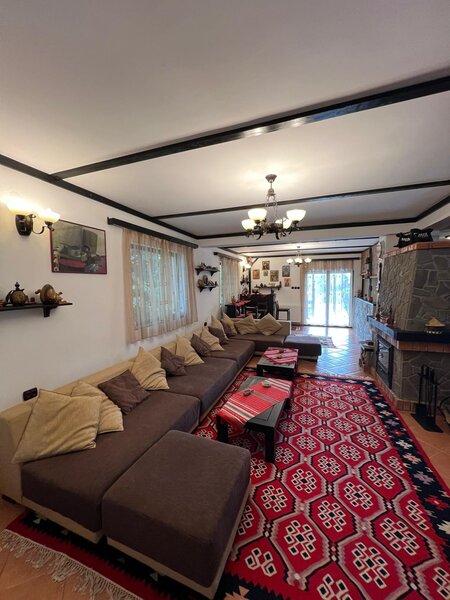 Brebu Prahova - Vila de vanzare S+P+E+M, 193 mp construiti, curte generoasa